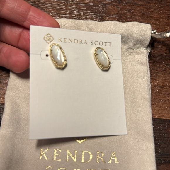 Kendra Scott Elisa Necklace and Ellie Earrings Set - Picture 7 of 7